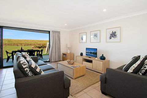 Sunrise Reef Unit 4 - Lennox Head - Accommodation Bookings 3