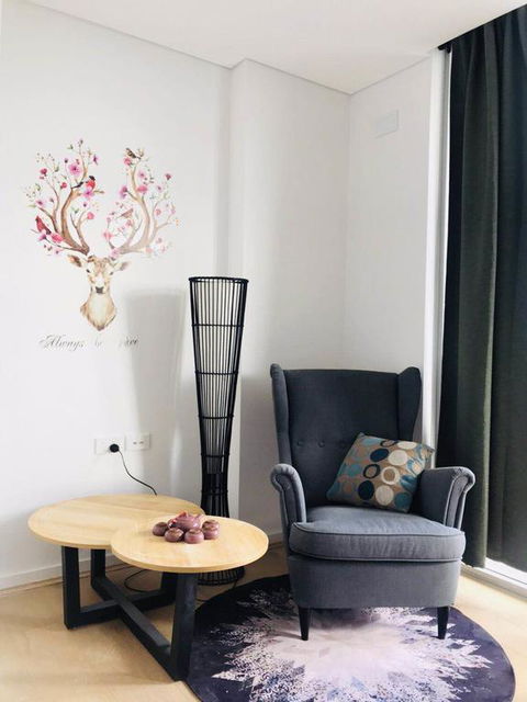 Sunset View 2 Bedroom Apt Next To Station - Accommodation Bookings 3