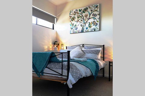 Sunsets, Sea, Wine - Accommodation Bookings 1