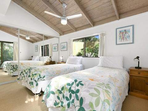 Sunshine Beach Serenity And Pet Friendly ! 9 Seaview Terrace, Sunshine Beach, QLD 4567 - Accommodation Bookings 3