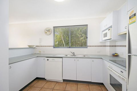Sunshine Cove, Across The Road From The Beach - Accommodation Bookings 3