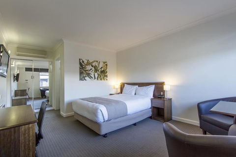 Sunshine Motor Inn - Accommodation Bookings 3