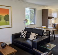 Superb 2 BR Apartment Minutes to CBD- Cen8 - Accommodation Bookings