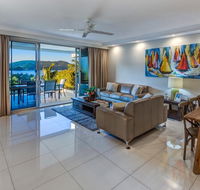 Superior Poinciana 011 on Hamilton Island