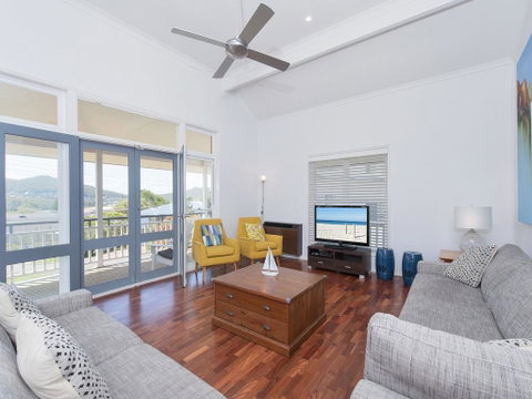 Surf Break - Fingal Bay - Accommodation Bookings 2