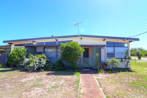 Surfs Up - Accommodation Bookings 0