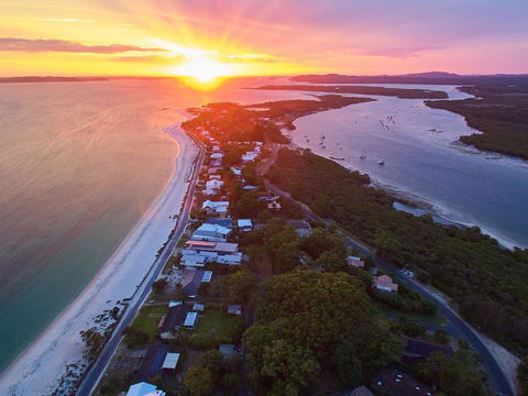 Surfs Up - Accommodation Bookings 2