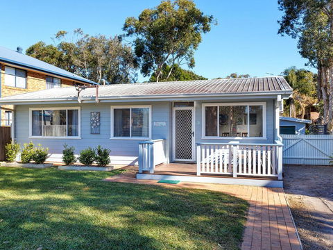 Surfs Up - Accommodation Bookings 0