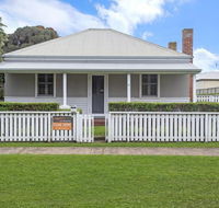 Surfs Up - Fresh and modern East Beach home - Accommodation Bookings