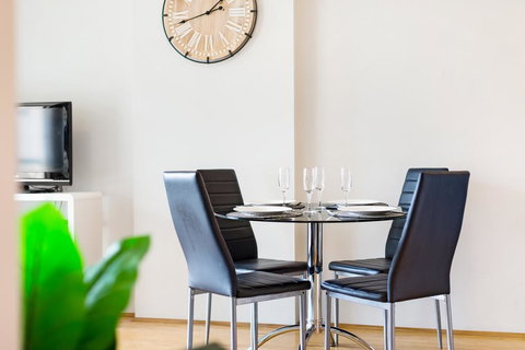 Surry Hills Fully Self Contained Modern 1 Bed Apartment (1012ELZ) - Accommodation Bookings 3