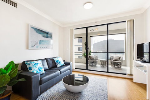 Surry Hills Fully Self Contained Modern 1 Bed Apartment (1012ELZ) - Accommodation Bookings 1