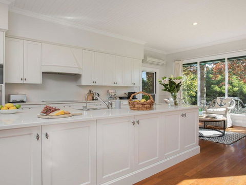 Sutton Downs - Renovated Country Home On 100 Acres - Accommodation Bookings 2