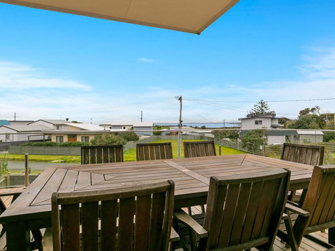 Swan Bay Views - Accommodation Bookings 3