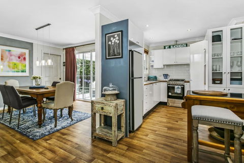 Swanbrook - Accommodation Bookings 1