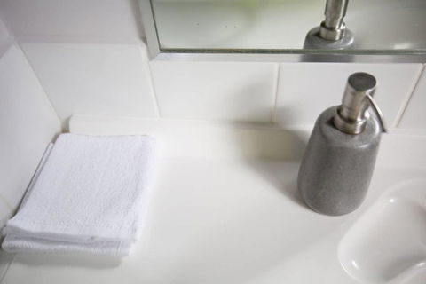 SweetHome2BR@Highton+parking - Accommodation Bookings 1