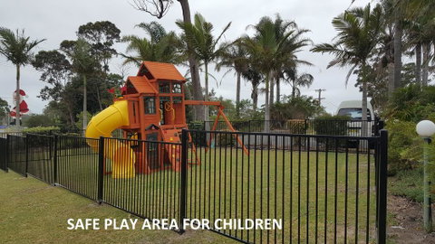 Tabourie Lake Motor Inn - Accommodation Bookings 1