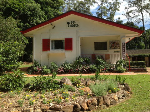 Tall Trees Motel Mountain Retreat - Accommodation Bookings 3