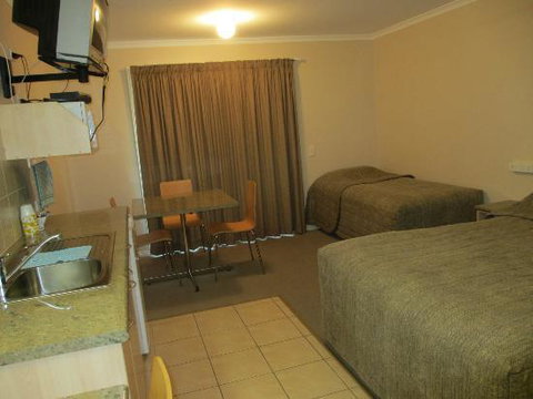 Tambo Mill Motel & Caravan Park - Accommodation Bookings 3