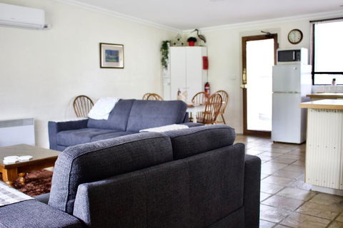 The Apartment - Moyston - Accommodation Bookings 0