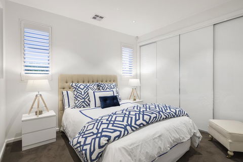 The Aston - Accommodation Bookings 1