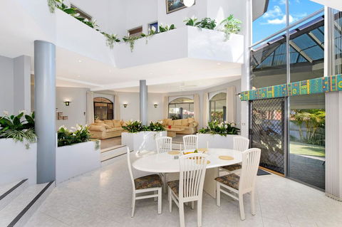 The Atrium, 11 Kentia Close - Accommodation Bookings 2