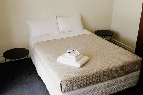 The Australian Hotel Motel - Accommodation Bookings 2