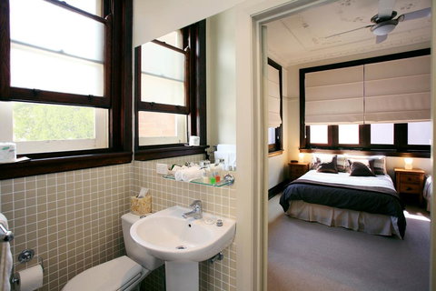 The Bank Guesthouse - Accommodation Bookings 0