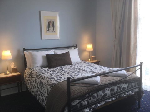 The Bank Guesthouse Glen Innes - Accommodation Bookings 1
