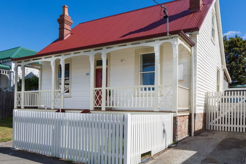 Brampton Cottage - Accommodation Bookings 0