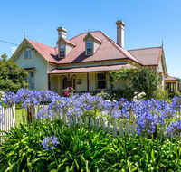 Cambridge House Bed  Breakfast