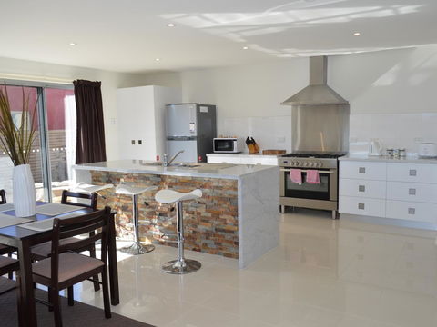 170 Hazards View - Unit 1 - Accommodation Bookings 4