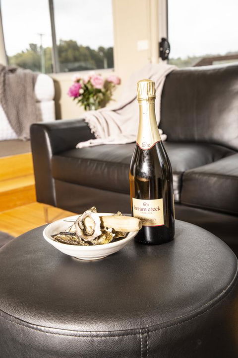 Little Norfolk Bay Events And Chalets - Accommodation Bookings 9