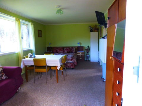 Quamby Pines Chalet - Accommodation Bookings 4