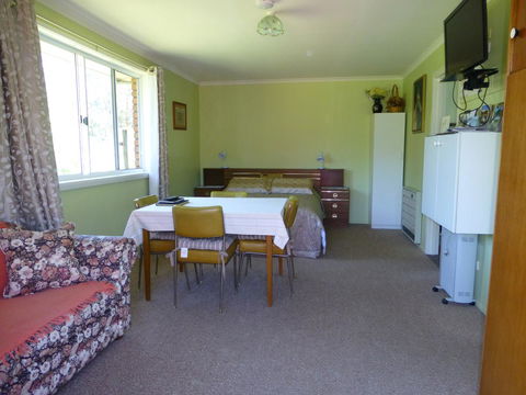 Quamby Pines Chalet - Accommodation Bookings 27