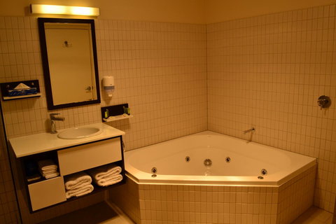 Lufra Hotel And Apartments - Accommodation Bookings 13