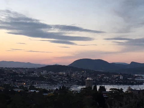 The View 2 Bed Unit With Stunning Hobart Outlook - Accommodation Bookings 2