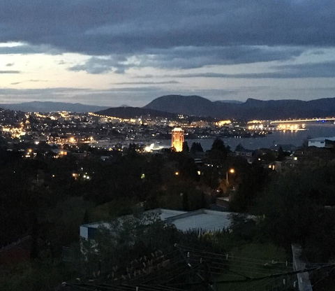 The View 2 Bed Unit With Stunning Hobart Outlook - Accommodation Bookings 24
