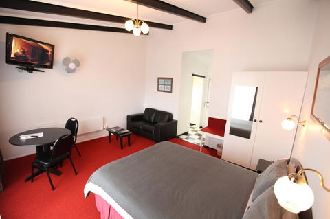 The Fox And Hounds Historic Hotel - Accommodation Bookings 34