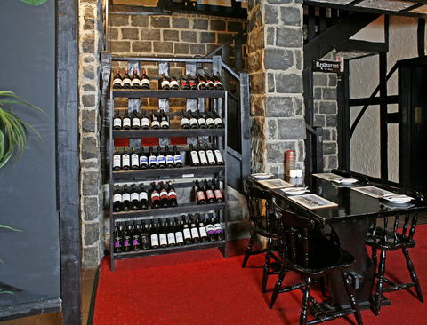 The Fox And Hounds Historic Hotel - Accommodation Bookings 23