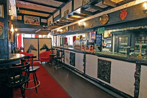 The Fox And Hounds Historic Hotel - Accommodation Bookings 33