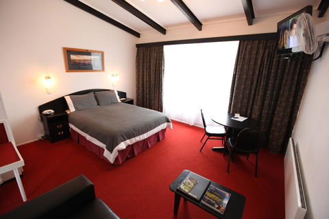 The Fox And Hounds Historic Hotel - Accommodation Bookings 16