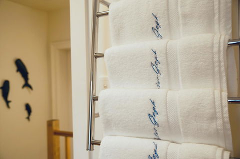 Lotus Gogh Apartment - Accommodation Bookings 26