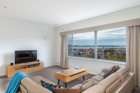 City Lights - Accommodation Bookings 7