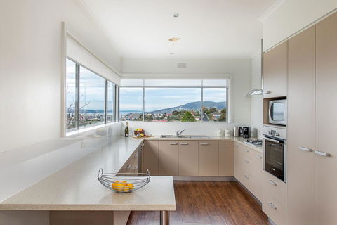 City Lights - Accommodation Bookings 8