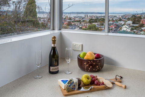 City Lights - Accommodation Bookings 18
