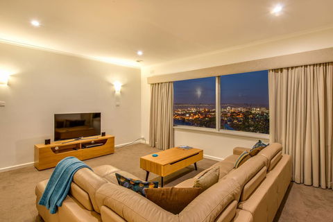 City Lights - Accommodation Bookings 1