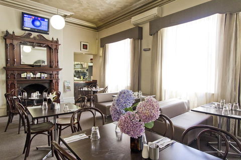 Deloraine Hotel - Accommodation Bookings 5