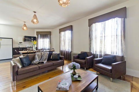 Deloraine Hotel - Accommodation Bookings 4