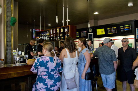 Deloraine Hotel - Accommodation Bookings 13