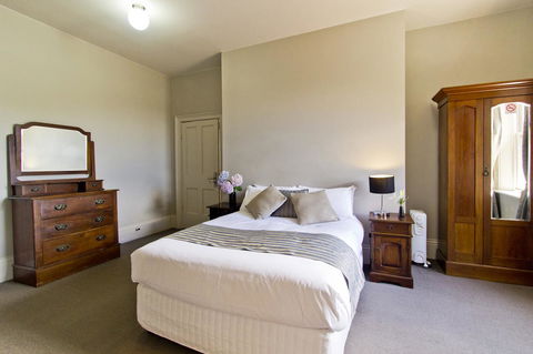 Deloraine Hotel - Accommodation Bookings 26
